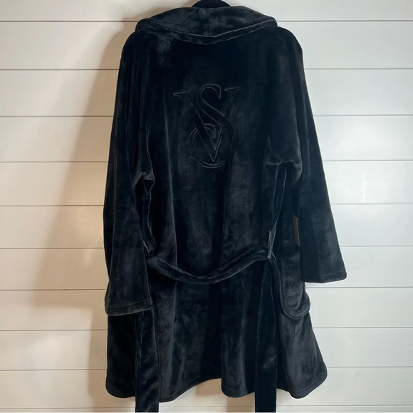 Victoria’s Secret‎ Black Velvety Plush Short Robe. Size M/L. - Picture 5 of 13
